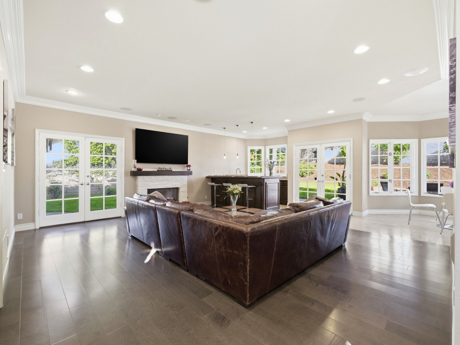 Elfyer - Chatsworth, CA House - For Sale