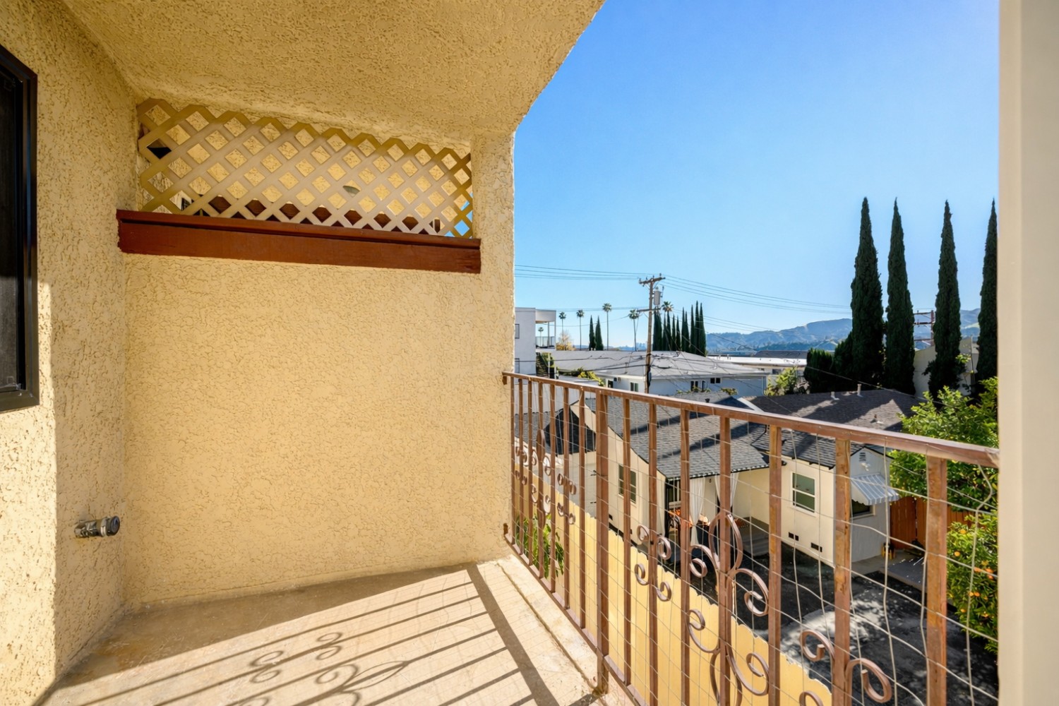 Elfyer - Glendale, CA House - For Sale