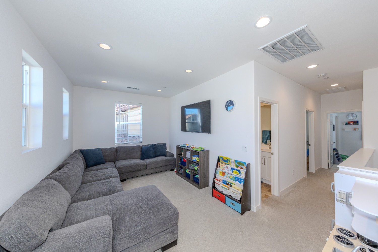 Elfyer - Fontana, CA House - For Sale