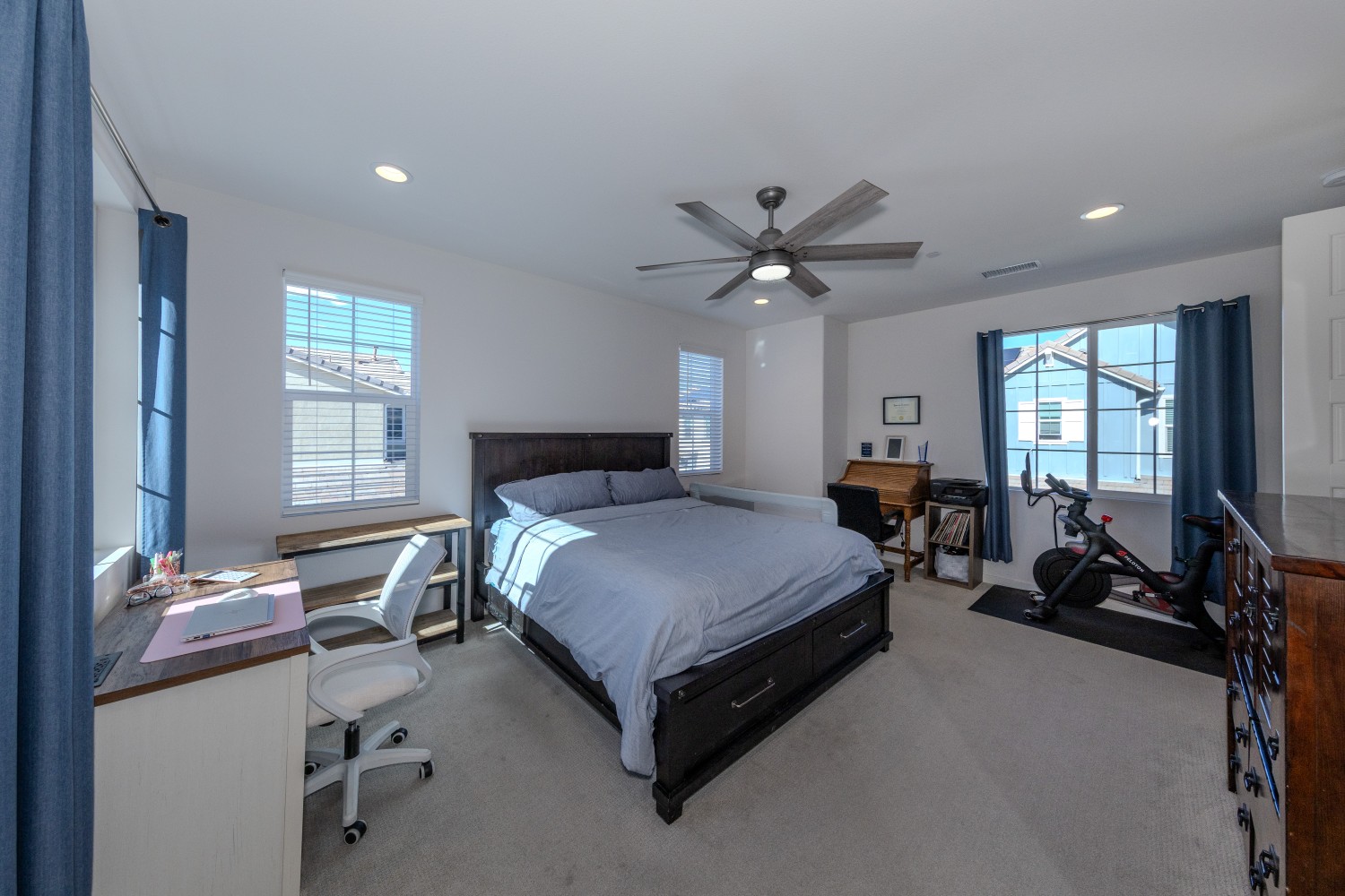 Elfyer - Fontana, CA House - For Sale