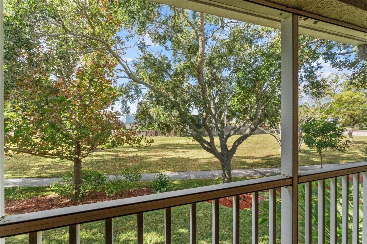 Elfyer - Seminole, FL House - For Sale