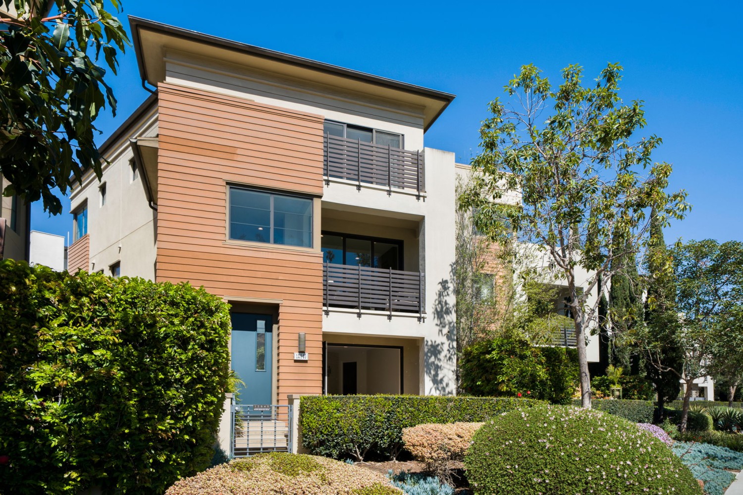 Elfyer - Los Angeles, CA House - For Sale