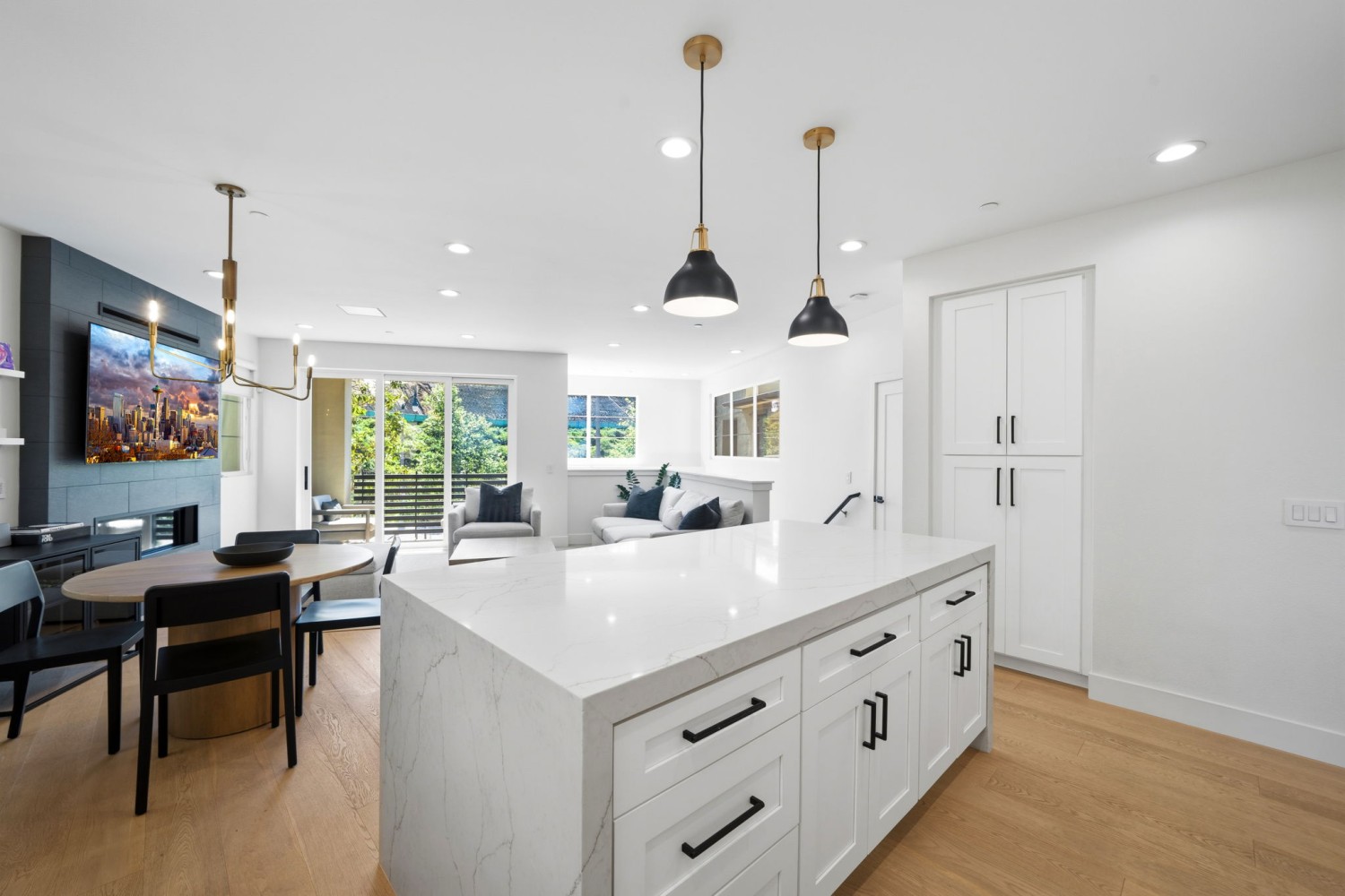 Elfyer - Los Angeles, CA House - For Sale
