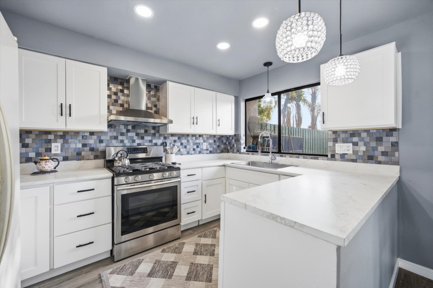 Elfyer - Bakersfield, CA House - For Sale