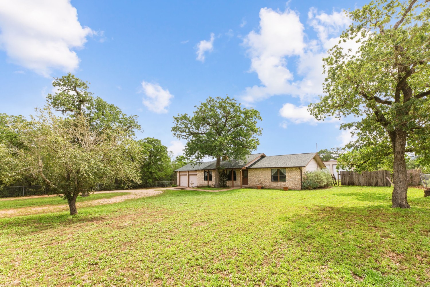 Elfyer - Cedar Creek, TX House - For Sale