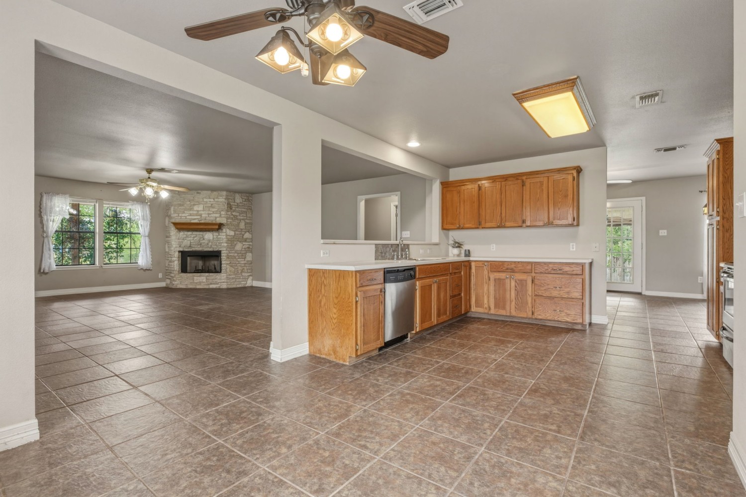 Elfyer - Cedar Creek, TX House - For Sale