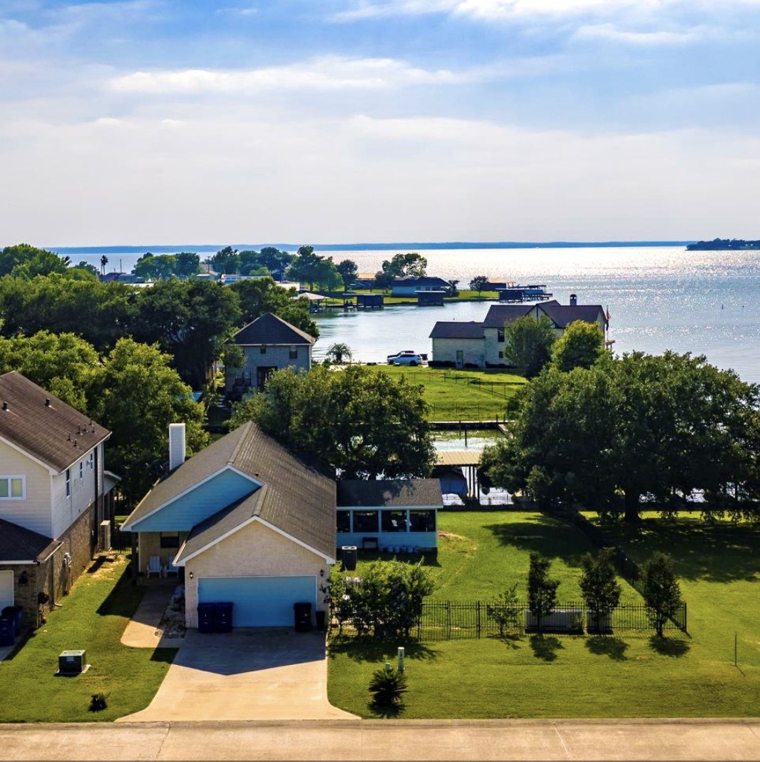 Elfyer - Livingston, Onalaska, Coldspring,  House - For Sale