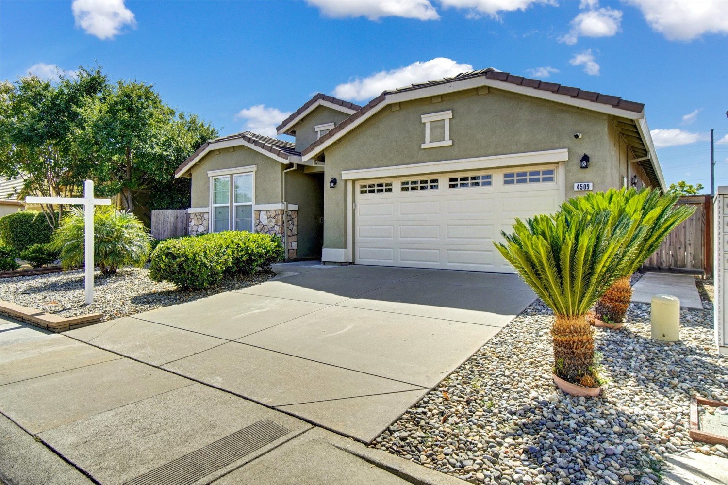 Elfyer - Elk Grove, CA House - For Sale