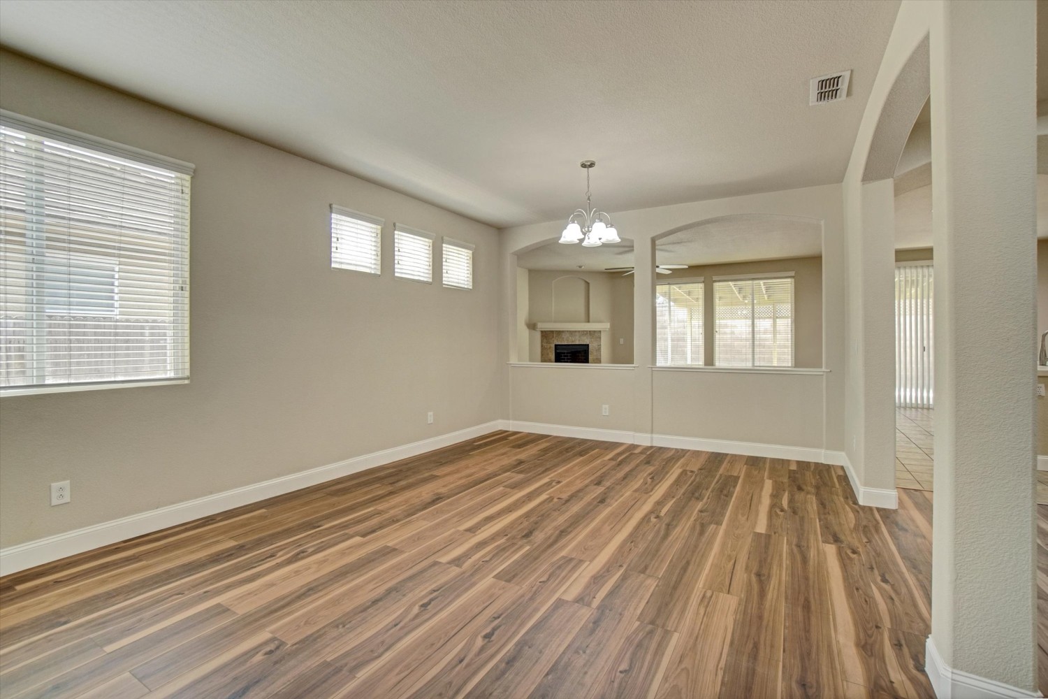 Elfyer - Elk Grove, CA House - For Sale