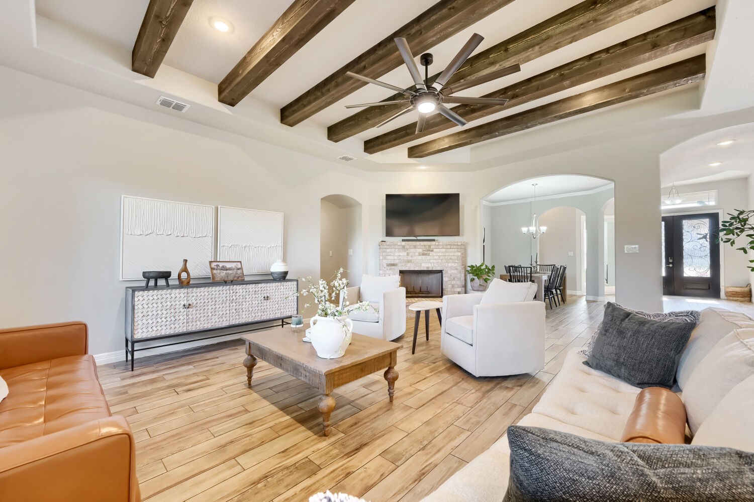 Elfyer - Just off Potranco Road near Old 471 in Castroville, TX House - For Sale