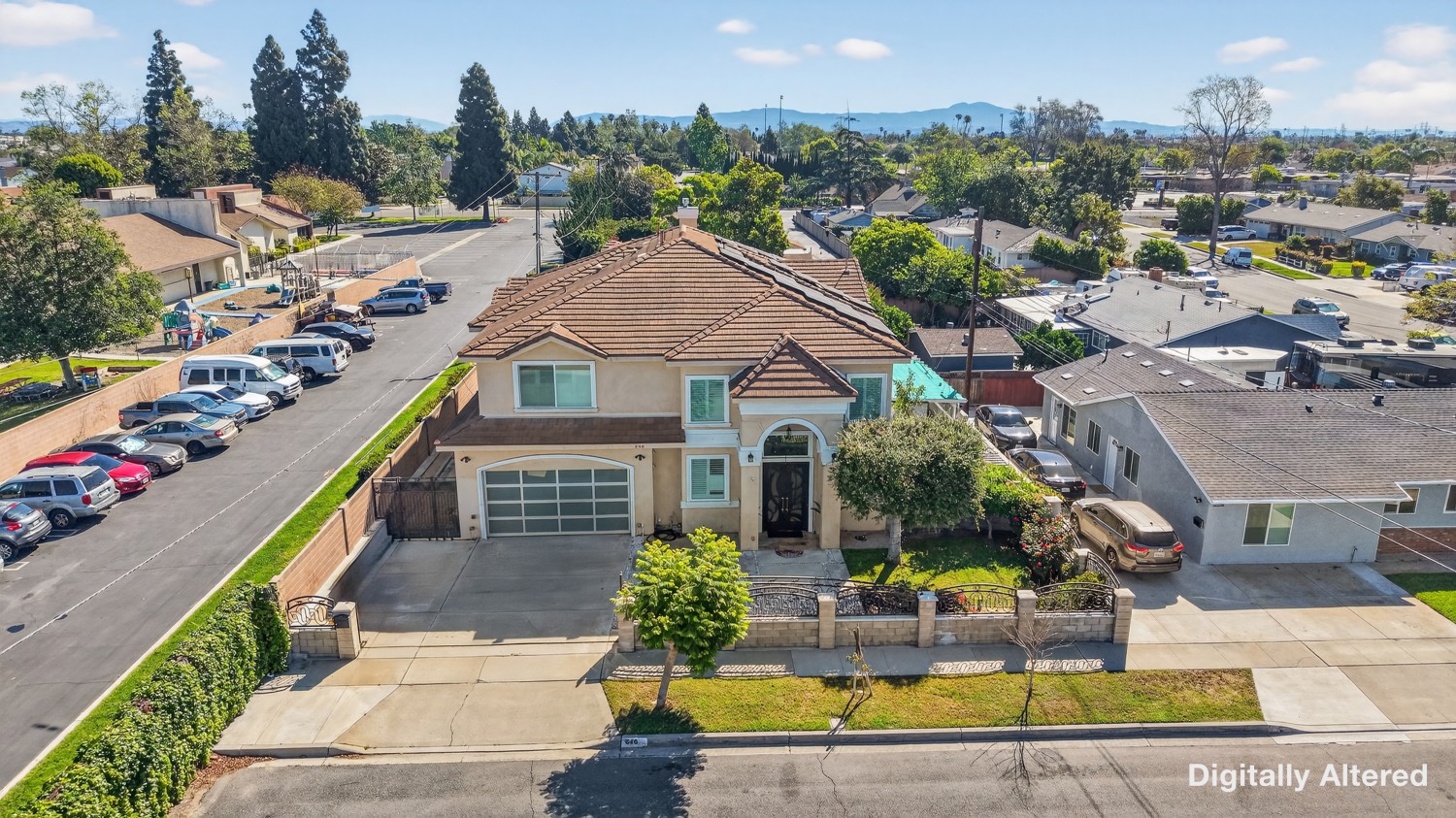 Elfyer - Anaheim, CA House - For Sale