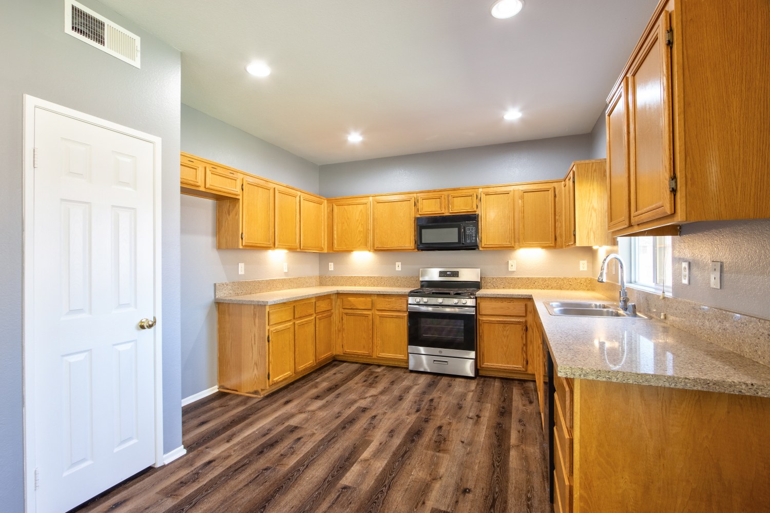 Elfyer - Murrieta, CA House - For Sale