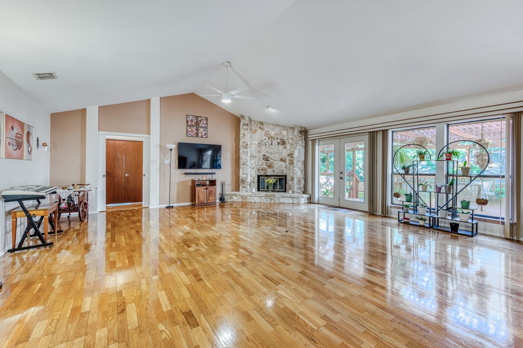Elfyer - San Antonio, TX House - For Sale
