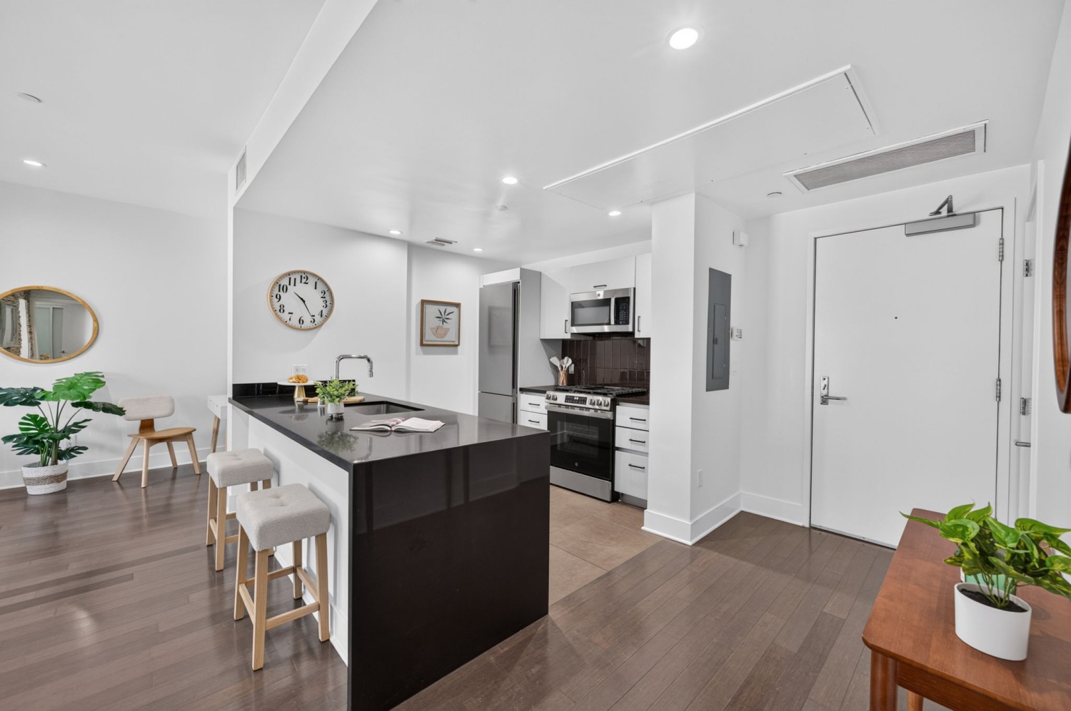 Elfyer - Los Angeles, CA House - For Sale