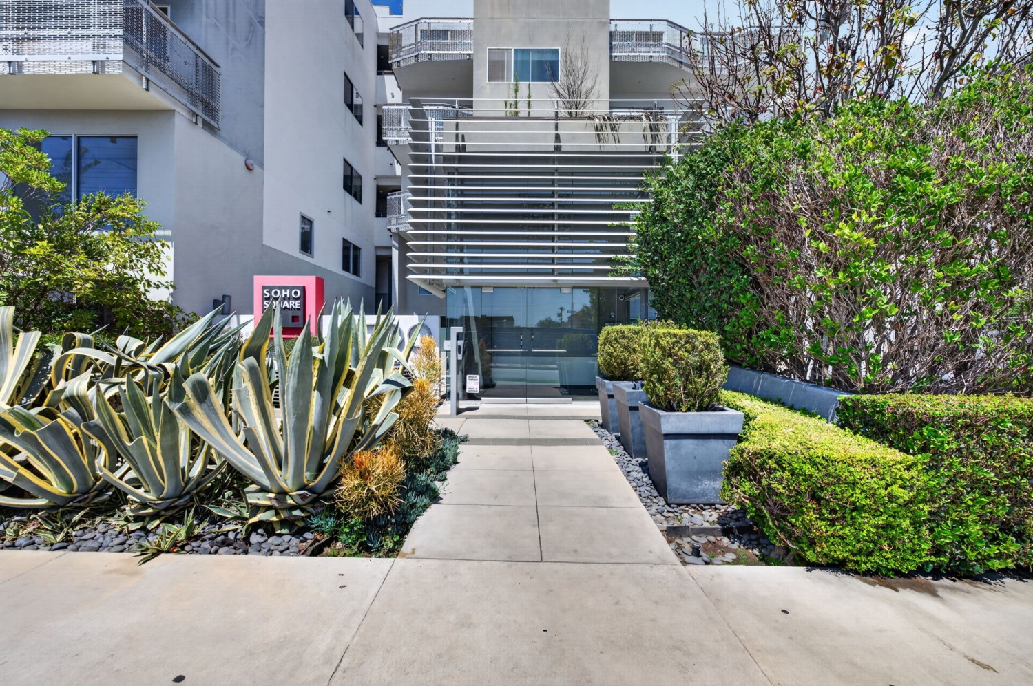 Elfyer - Los Angeles, CA House - For Sale