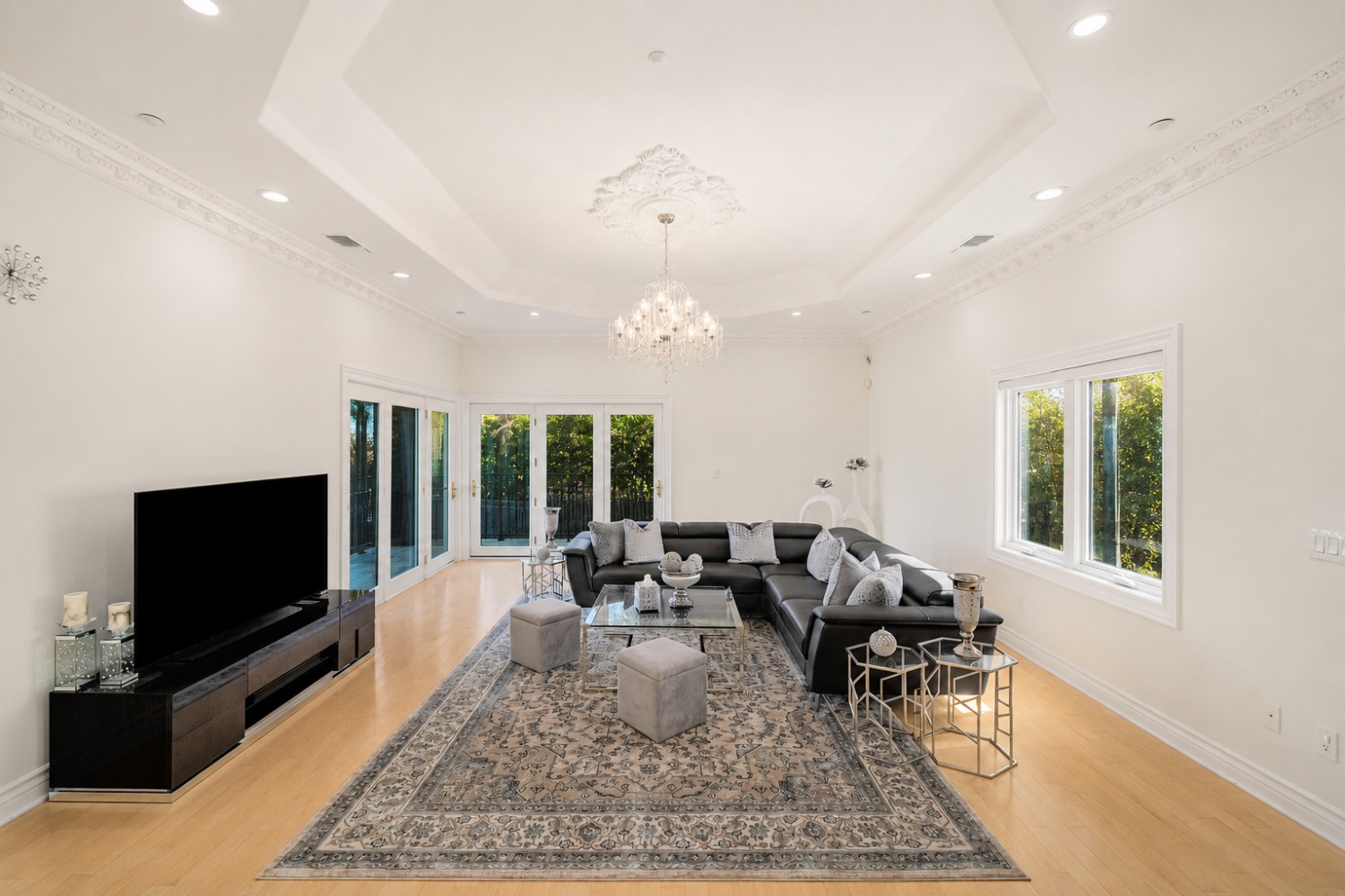 Elfyer - Glendale, CA House - For Sale