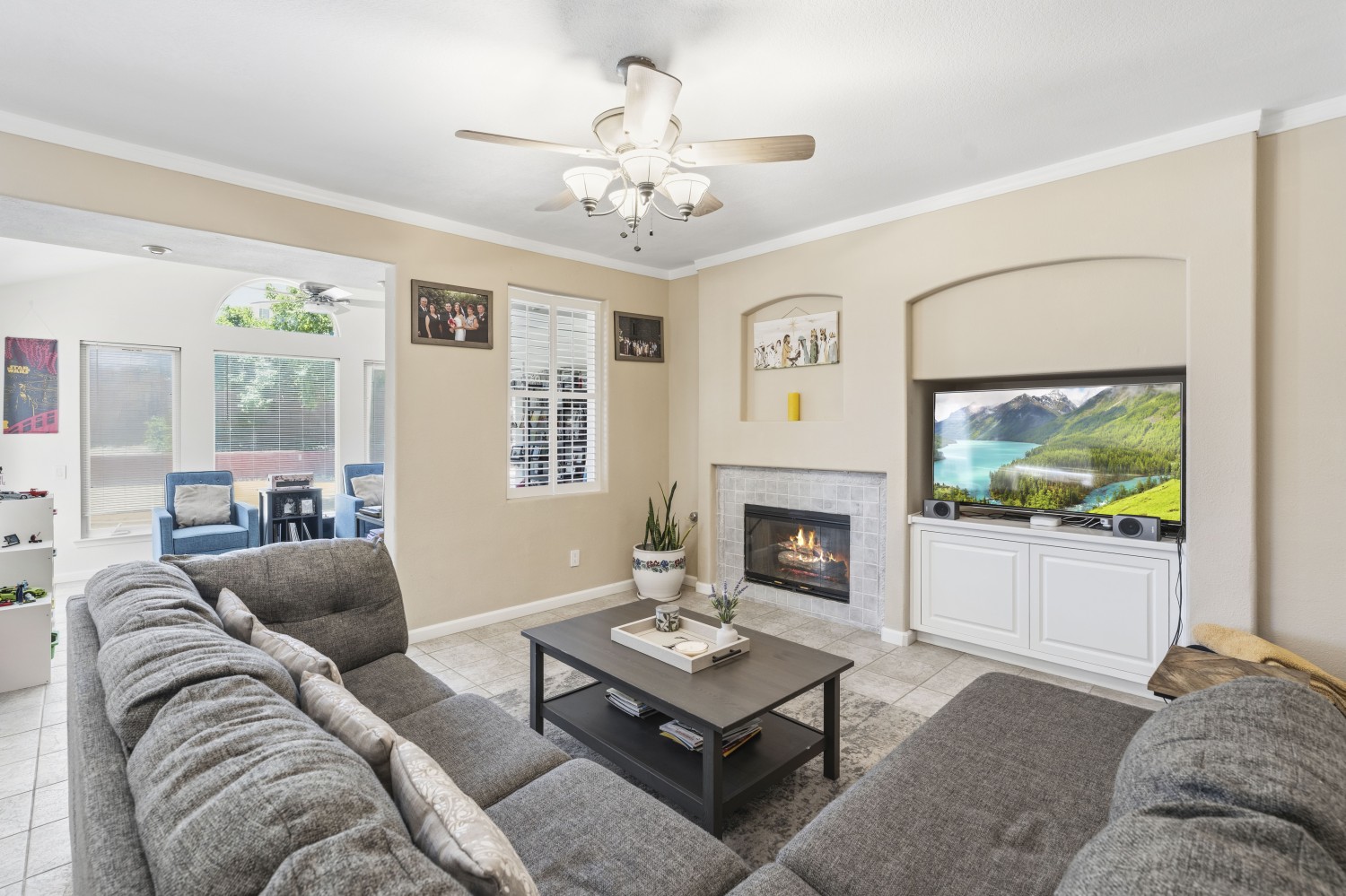 Elfyer - Palmdale, CA House - For Sale