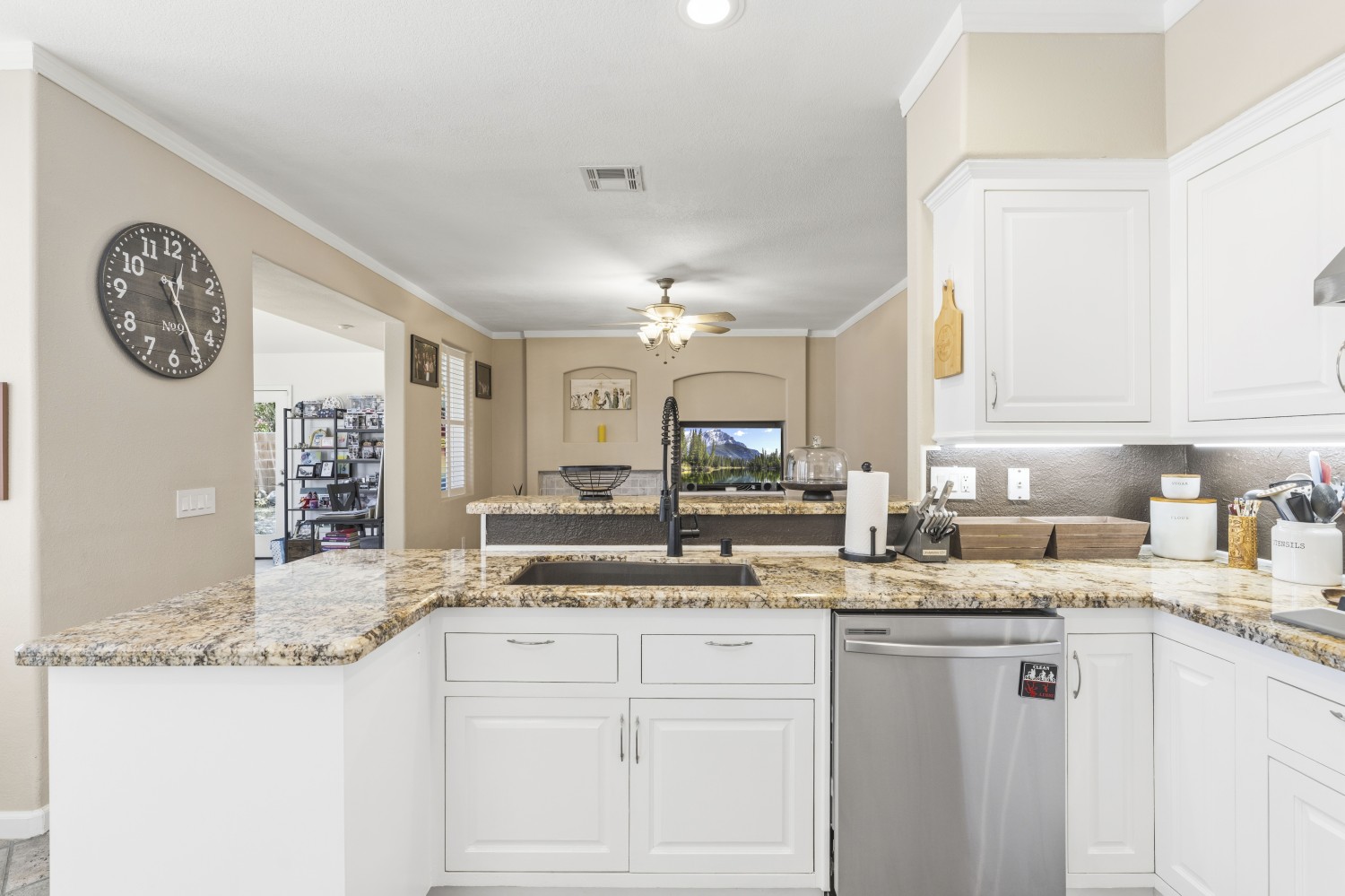 Elfyer - Palmdale, CA House - For Sale
