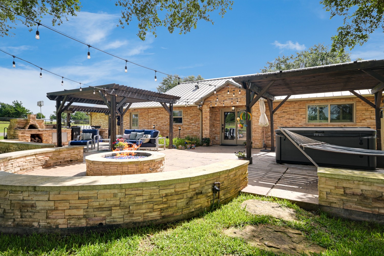 Elfyer - Brenham, TX House - For Sale