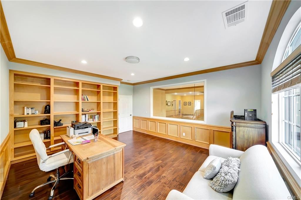 Elfyer - West Hills, CA House - For Sale