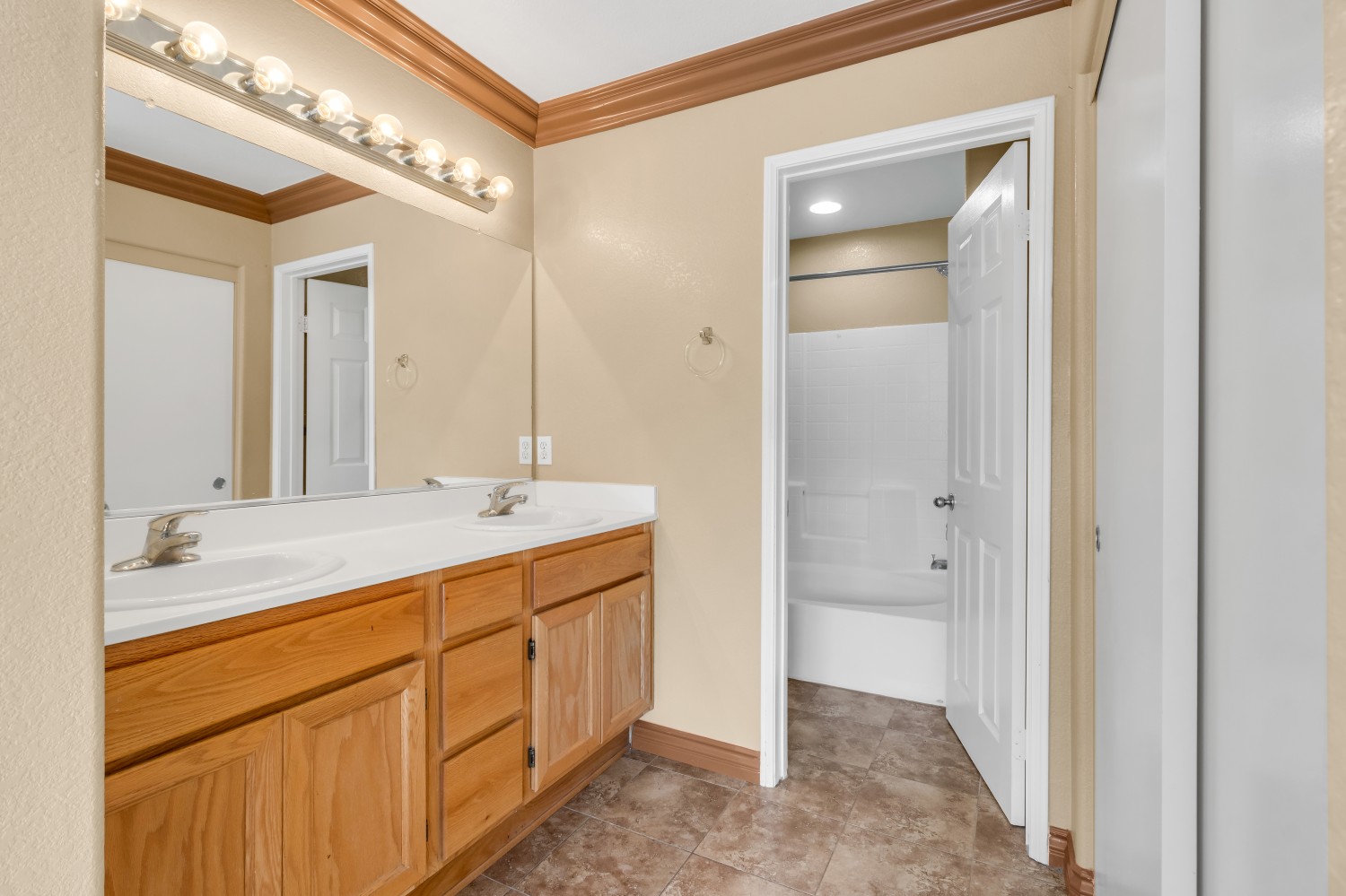 Elfyer - Chula Vista, CA House - For Sale