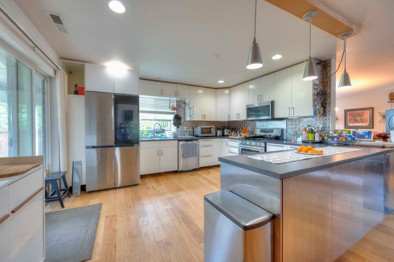 Elfyer - Dupont, WA House - For Sale