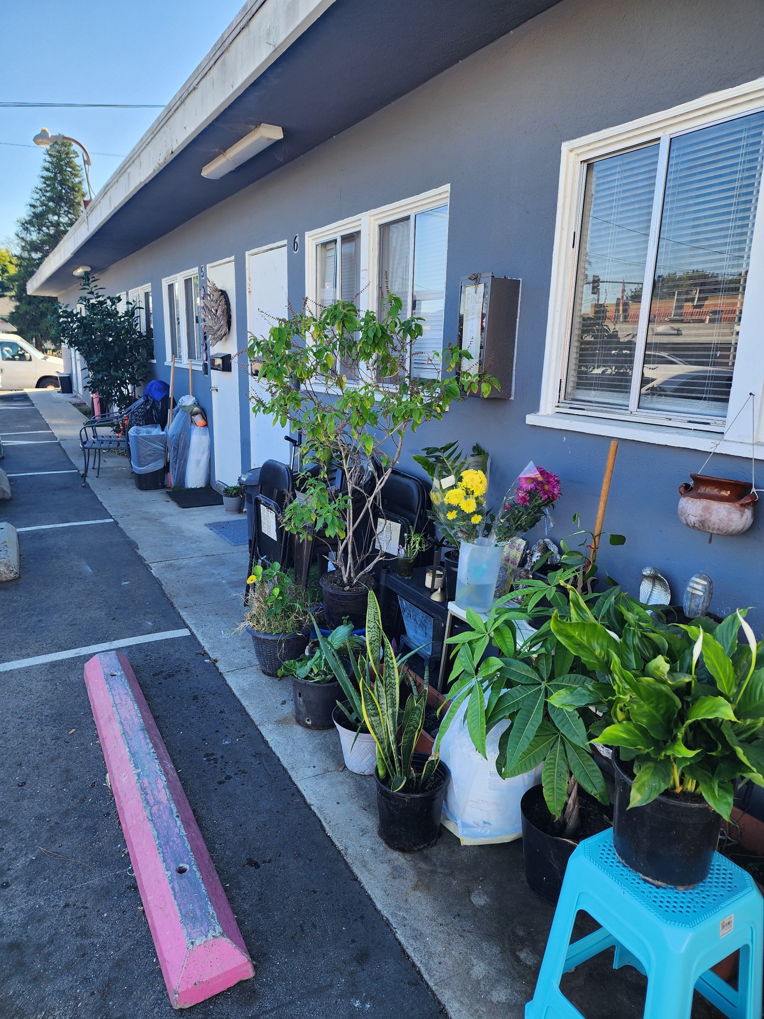 Elfyer - Lawndale,  House - For Sale