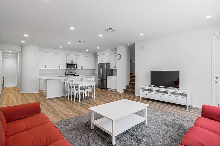 Elfyer - Anaheim, CA House - For Sale