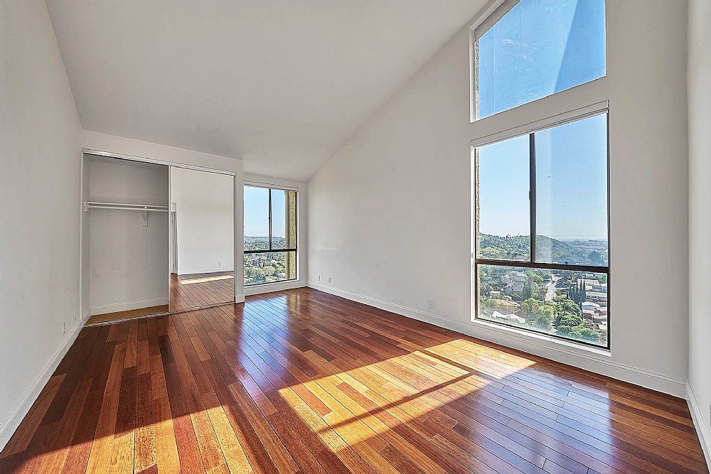 Elfyer - Los Angeles, CA House - For Sale