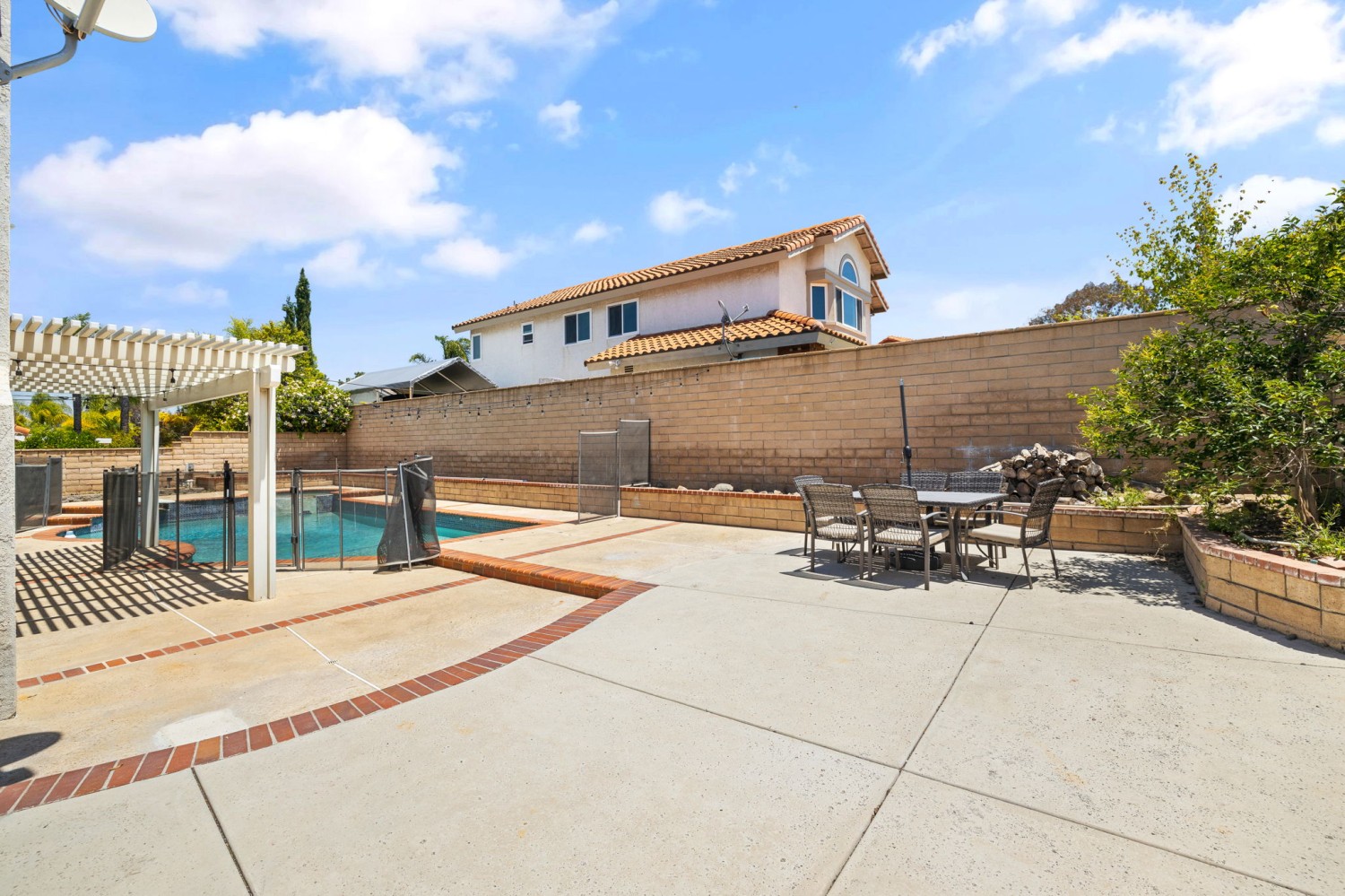 Elfyer - Corona, CA House - For Sale