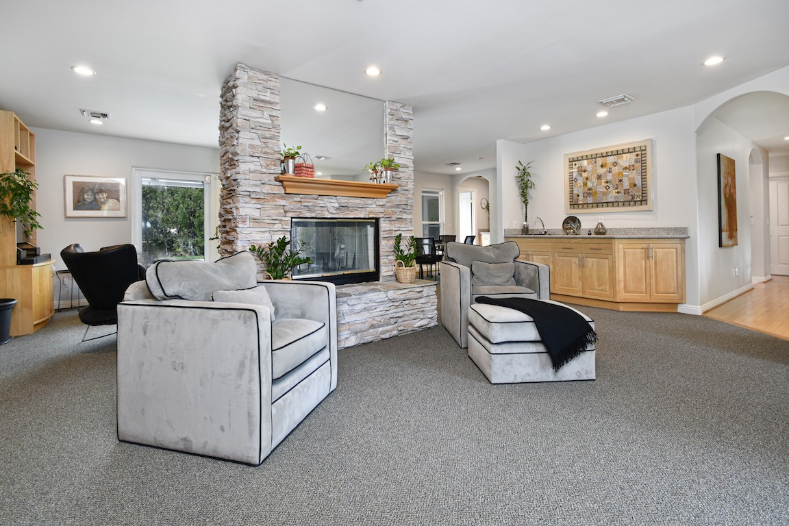 Elfyer - Woodland Hills, CA House - For Sale