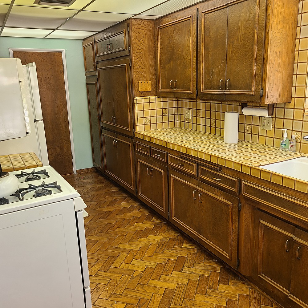 Elfyer - Burbank, CA House - For Sale