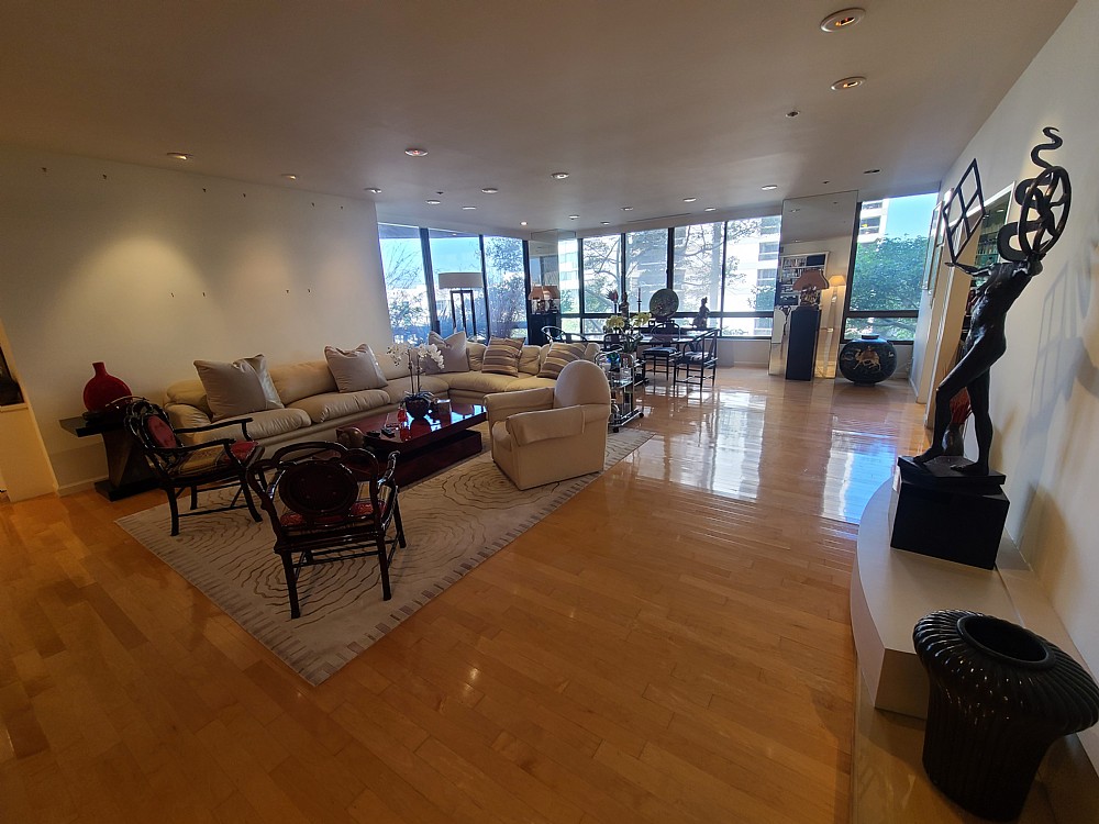 Elfyer - Los Angeles, CA House - For Sale