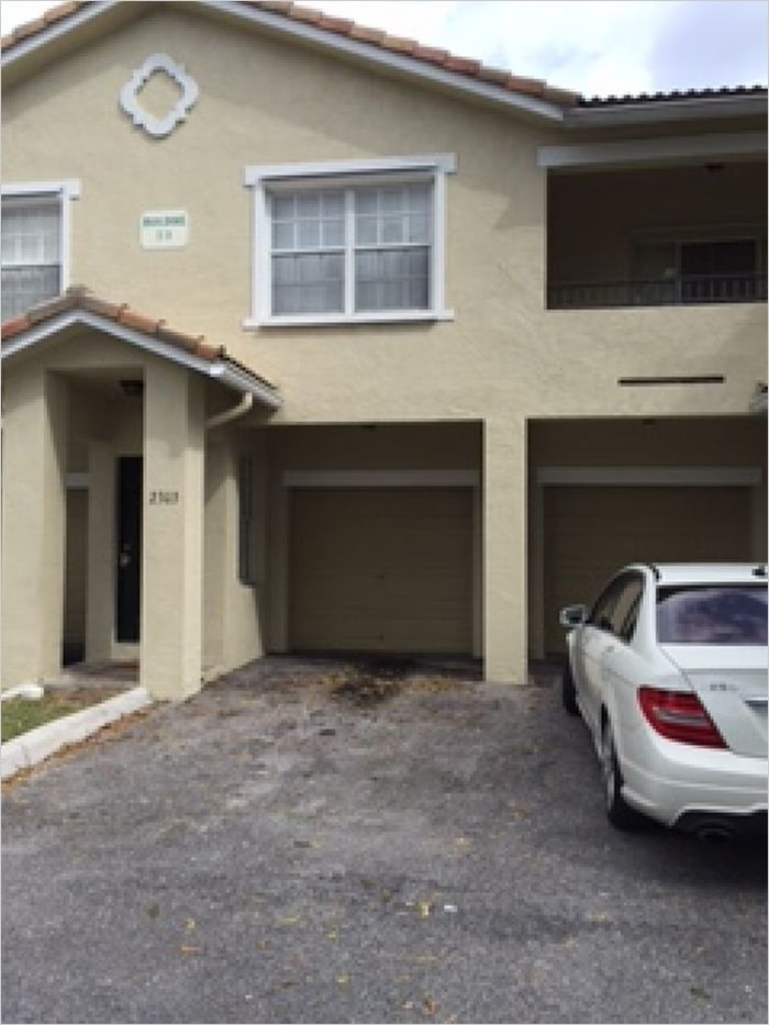 Elfyer - North Lauderdale, FL House - For Sale