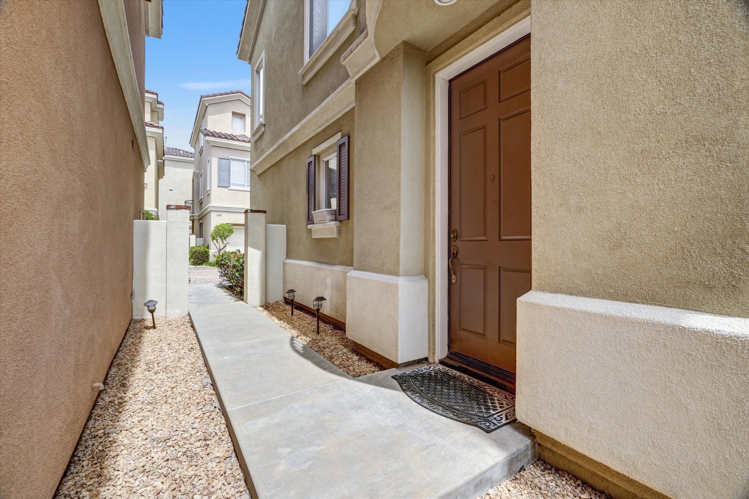 Elfyer - Torrance, CA House - For Sale