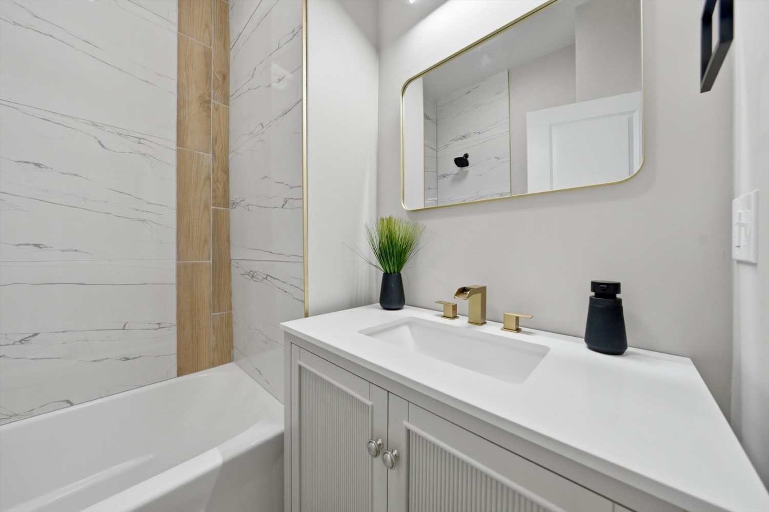 Elfyer - Chicago, IL House - For Sale