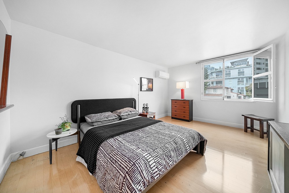 Elfyer - Los Angeles, CA House - For Sale